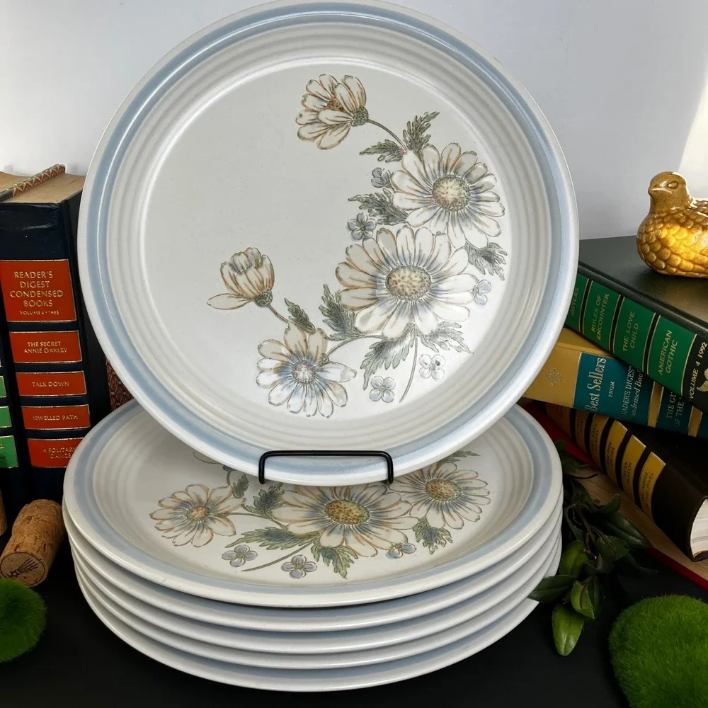 Baker Hart Stuart Dinner Plates Daisy 10.5in White Blue Vintage Floral Set of 6